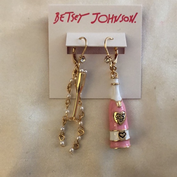 Betsey Johnson Pink Enamel Champagne & Flute Mismatch Drop Earrings NWT - Picture 4 of 11